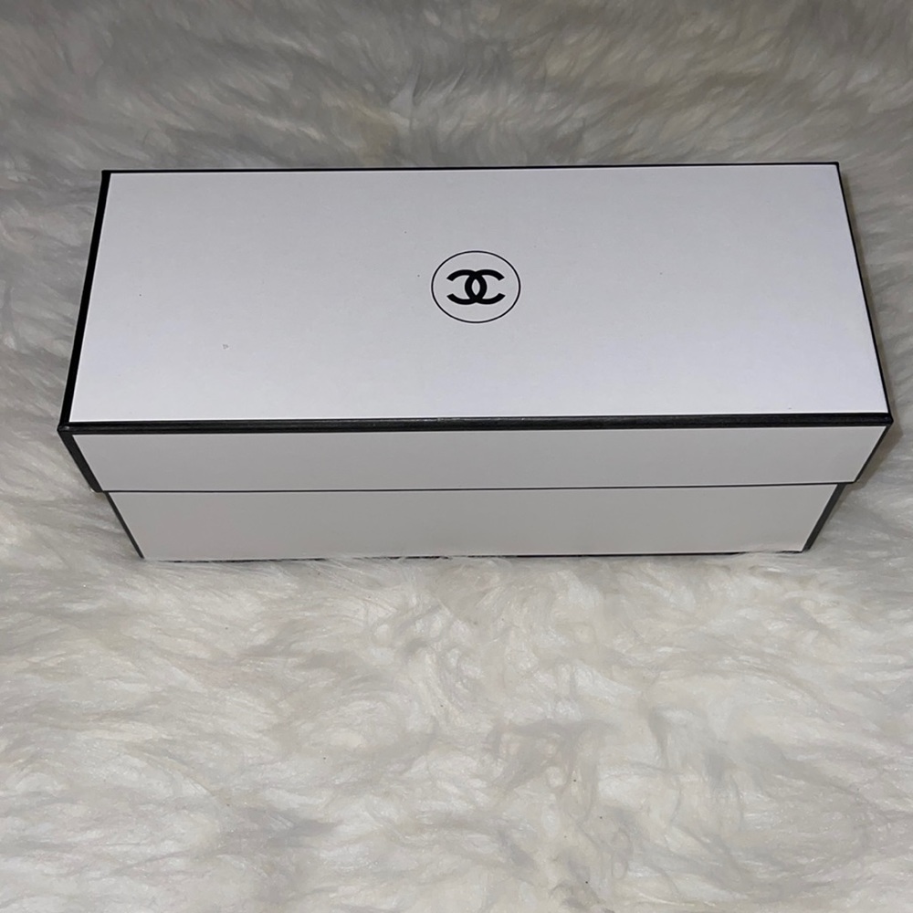 Chanel box
